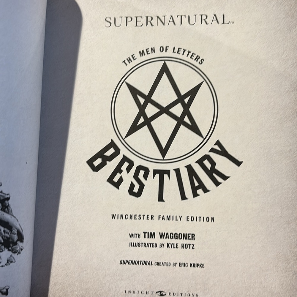 Supernatural Book & Keychains - Picture 6 of 7